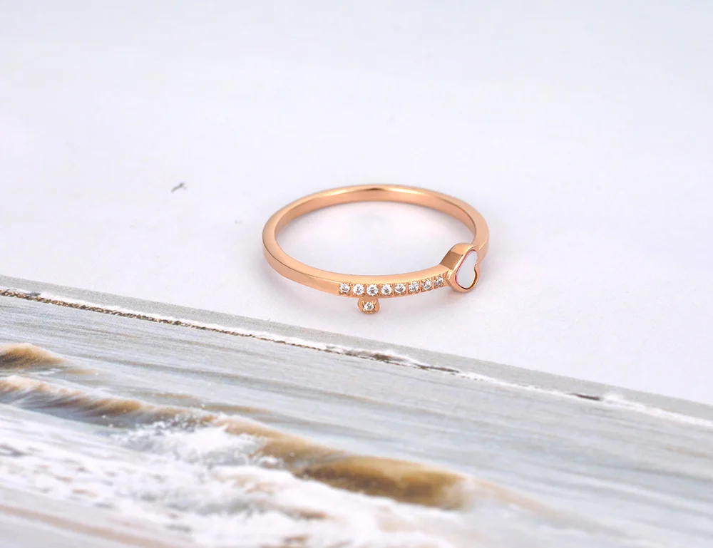 JeeMango Титанов пръстен с кристали във формата на сърце от неръждаема Стомана, Офис пръстен от Розово злато с кристали CZ, вечерни пръстени за Жени JR20042
